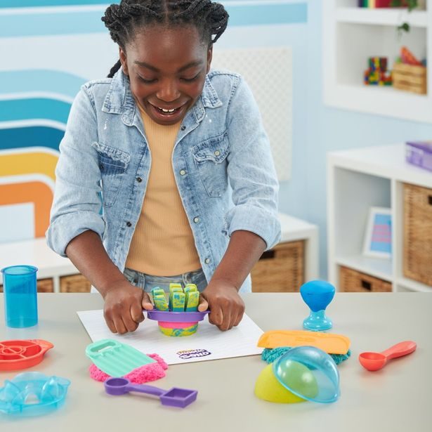 KINETIC SAND ULTIMÁTNÍ SADA PÍSKU S NÁSTROJI