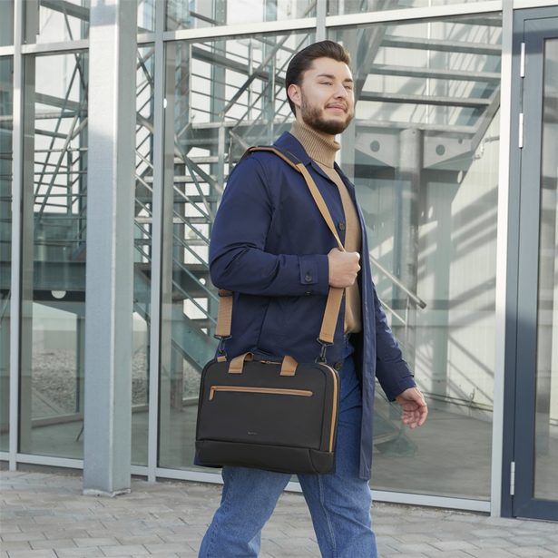 Hama Ultra Lightweight, brašna na notebook, pro 40-41 cm (15,6"-16,2"), recyklovaný polyester, černá