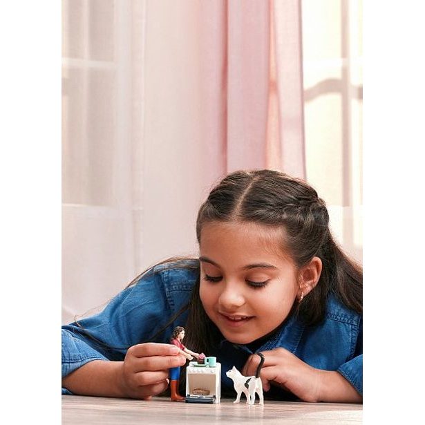 SCHLEICH Pekařka s kočkou a příslušenstvím