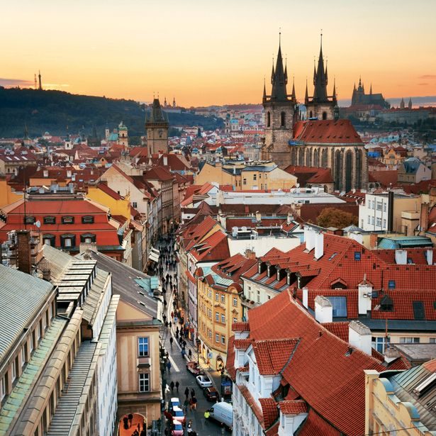 NOTIQUE Poznámkový kalendář Praha 2027, 30 x 30 cm