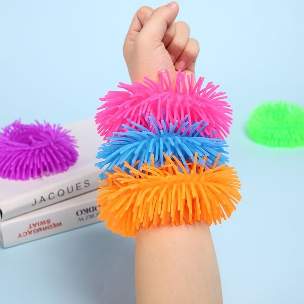 GLUMI Střapatý náramek