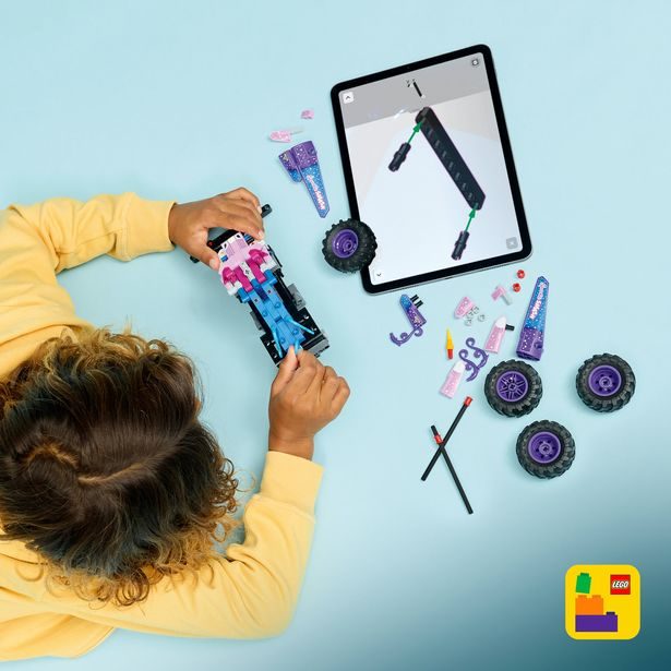Monster Jam™ Sparkle Smash™ s natahovacím motorem