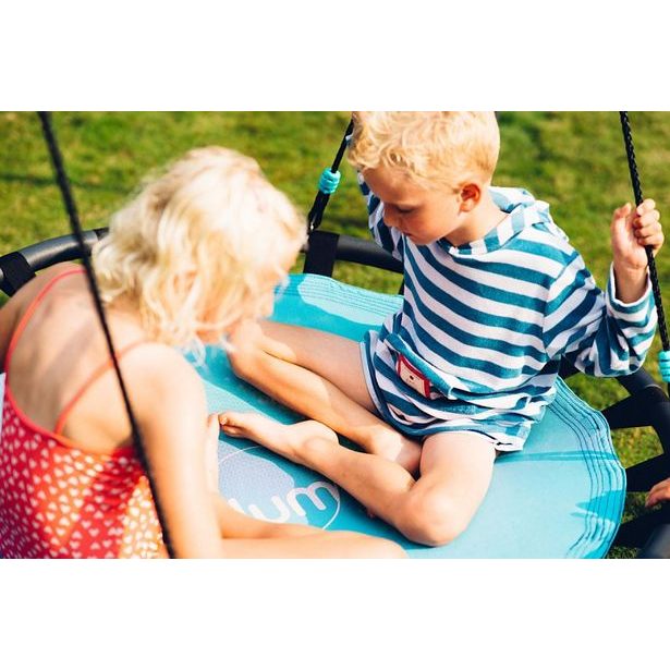 Houpací kruh s kovovou konstrukcí a tryskou na výrobu mlhy