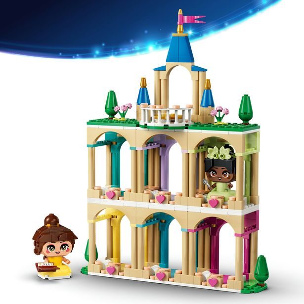 Mini Bella a Tiana s hradem