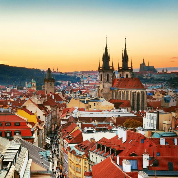 NOTIQUE Poznámkový kalendář Praha 2027, 20 x 20 cm