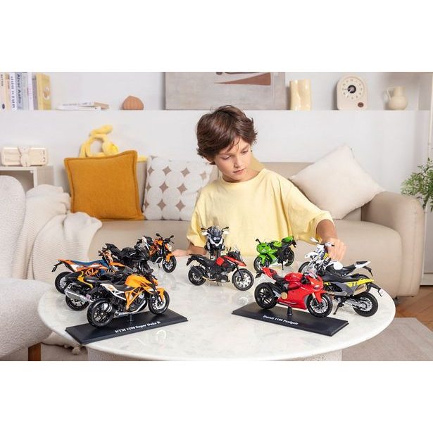 Maisto Maisto - Motocykl se stojánkem, Suzuki V-Strom, 1:12