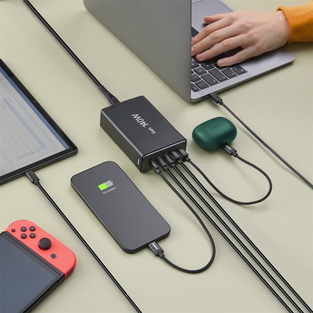 Hama USB nabíjecí stanice GaN, 3x USB-C PD, 2x USB-A (1x QC), 140 W