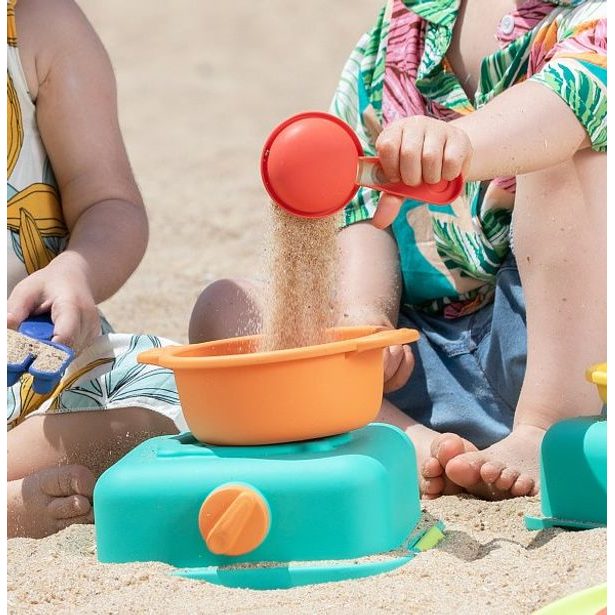 Hape Hračky na písek - Sada bábovek Set Šéfkuchaře