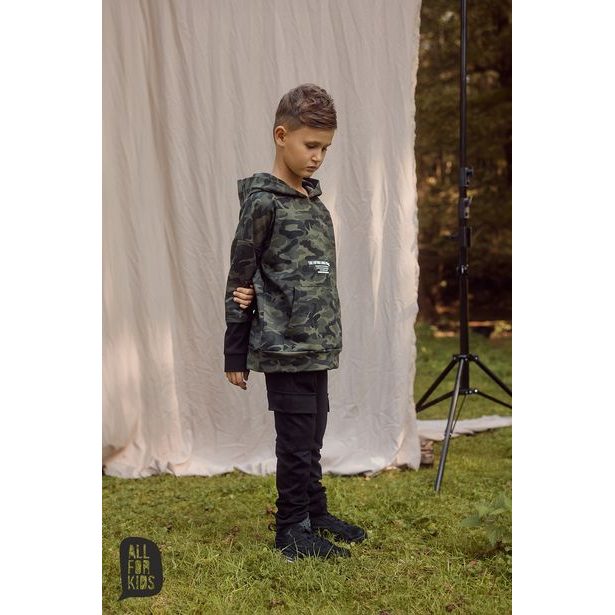 Chlapecké tepláky černé s bočními kapsami