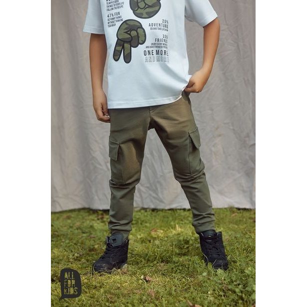 Chlapecké tepláky zelené s bočními kapsami