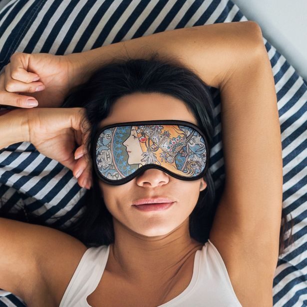 Maska na spaní Alfons Mucha – Zodiak