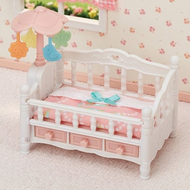 Nábytek - postýlka pro trojčata s otočným kolotočem