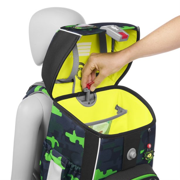 Školní aktovka Step by Step GIANT, Black Cat Chiko - 5 dílný set, AGR certifikát