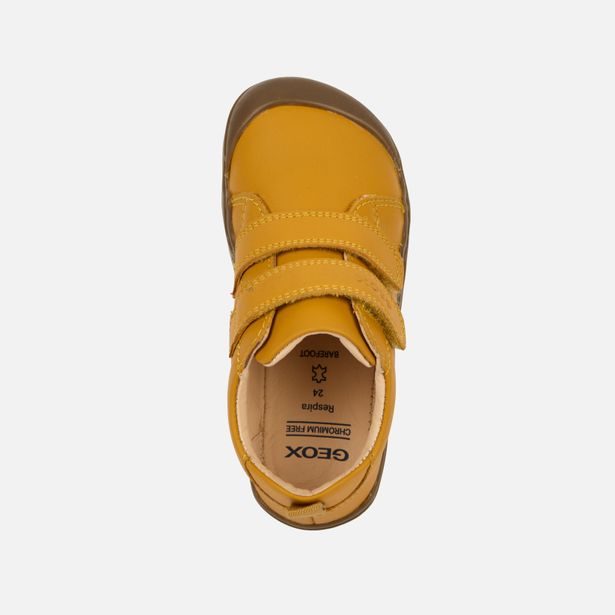 Žluté chlapecké barefoot boty pro první krůčky Geox Steppieup