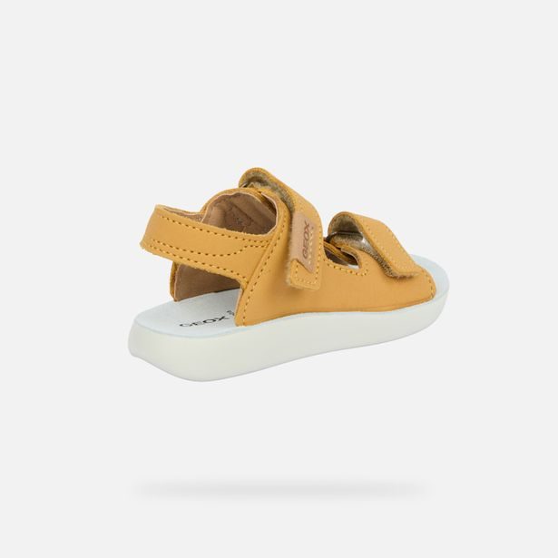 Žluté chlapecké sandály Geox Lightfloppy