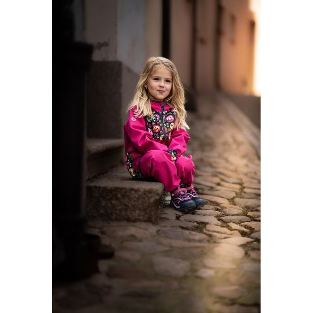 unuo Batolecí softshellové kalhoty bez zateplení Fuchsiové + reflexní obrázek Evžen (Softshell toddler trousers, no insulation, fuchsia)