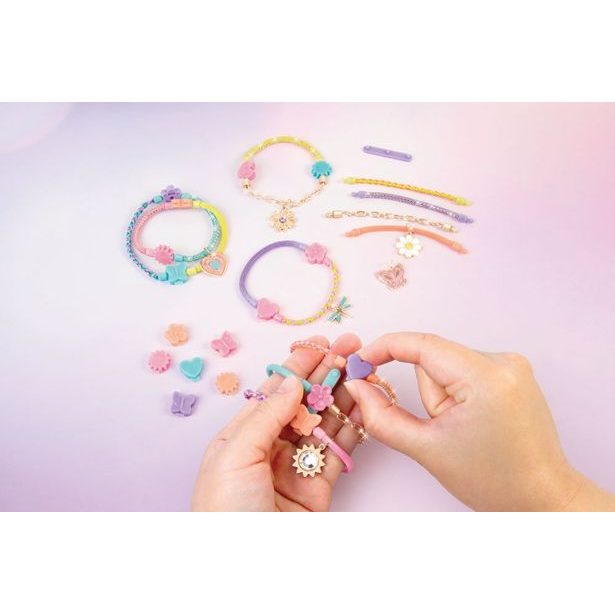 Souprava náramku propojeného vzhledu