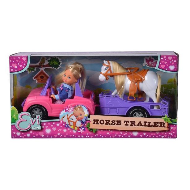 Panenka Evička s džípem a přívěsem pro koně