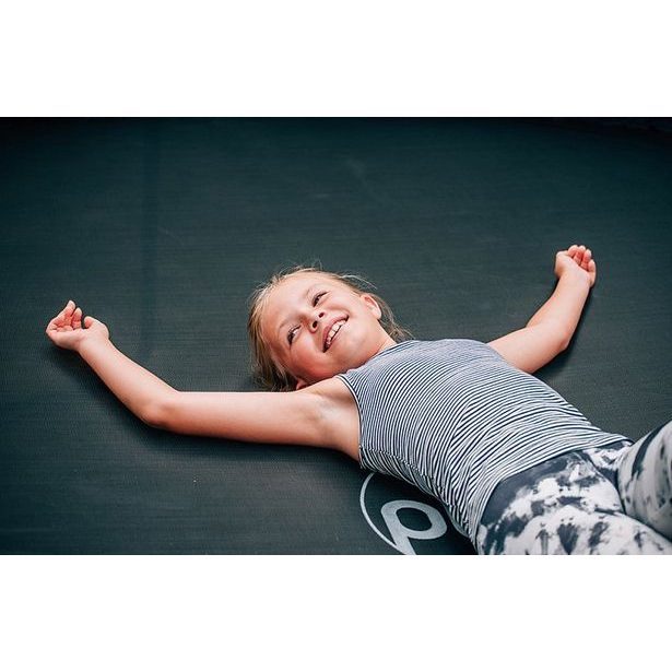 Zahradní trampolína s ochrannou sítí 244x244x210cm