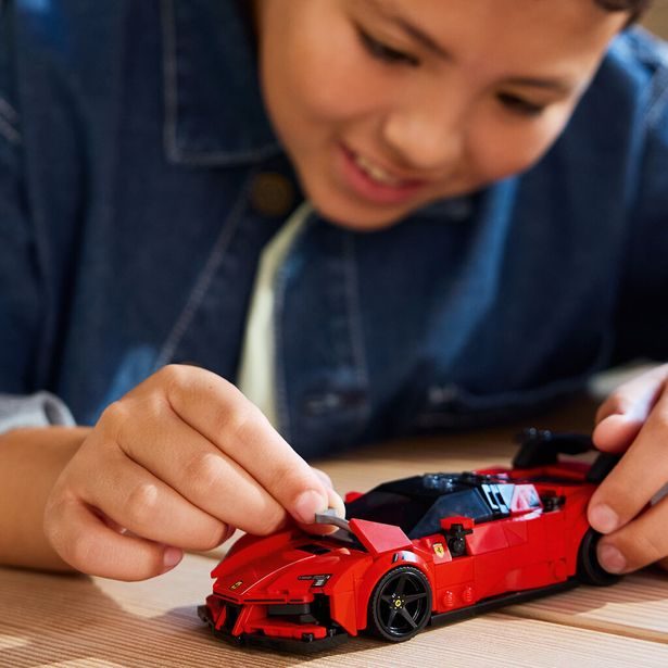 Sportovní auto Ferrari SF90 XX Stradale