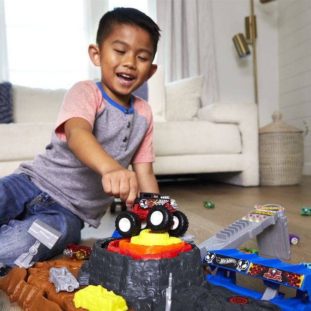 HW MONSTER TRUCKS ARÉNA: BONE SHAKER FINÁLE HERNÍ SET