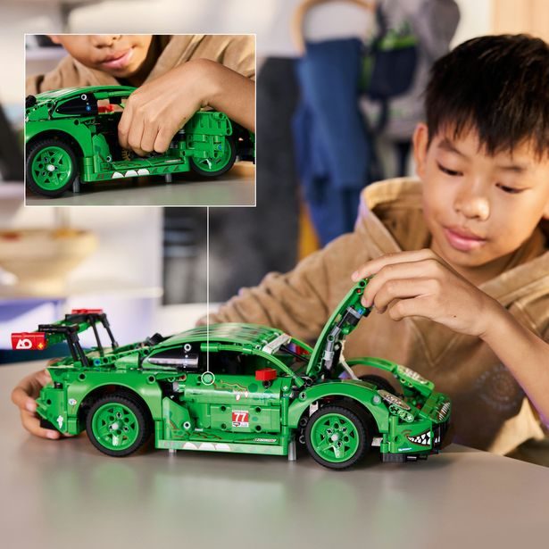Auto Porsche 911 GT3 R REXY AO Racing