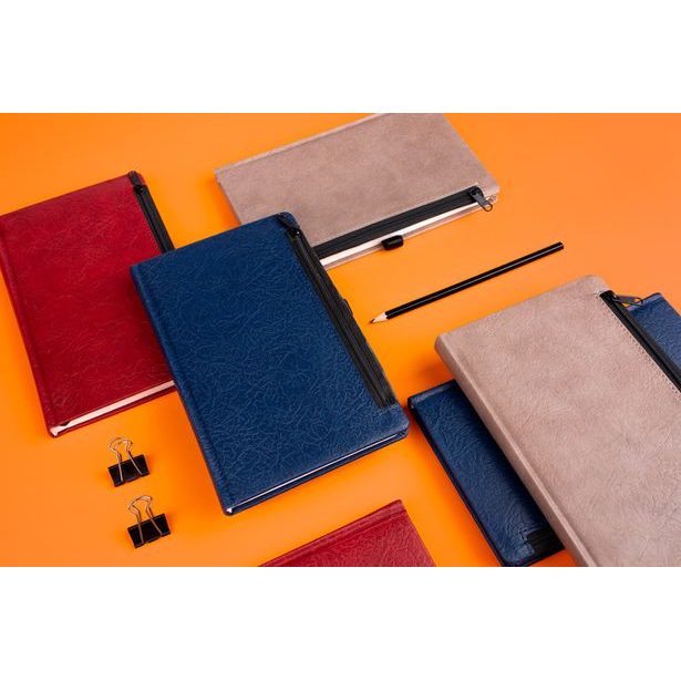 Notes Hardy hnědý, linkovaný, 13 × 21 cm Baagl