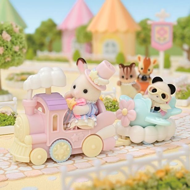 Sylvanian family Letadlo, vláček a baby figurky v zábavném parku