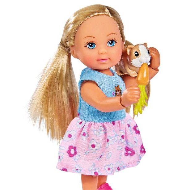 Panenka Evička s morčátkem