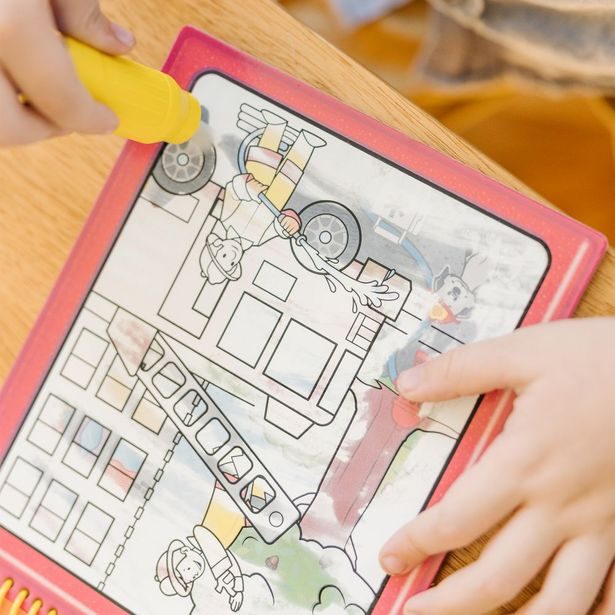 MELISSA & DOUG WATER WOW KOUZLENÍ VODOU ASST