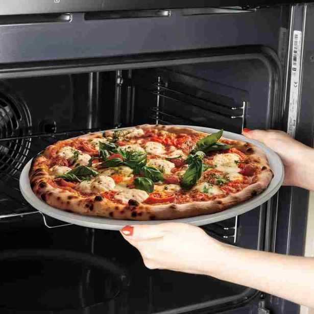 BERLINGERHAUS Pánev na pizzu s titanovým povrchem 32 cm Sahara Collection BH-7932