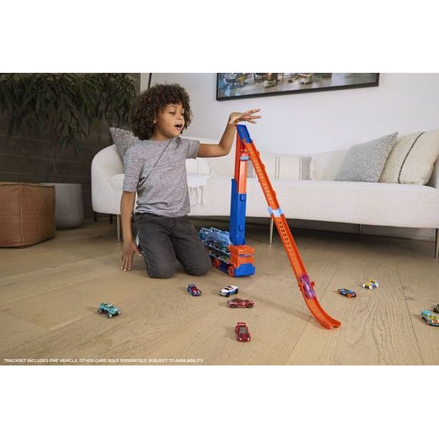 HW TAHAČ S VYSOKOU DRÁHOU