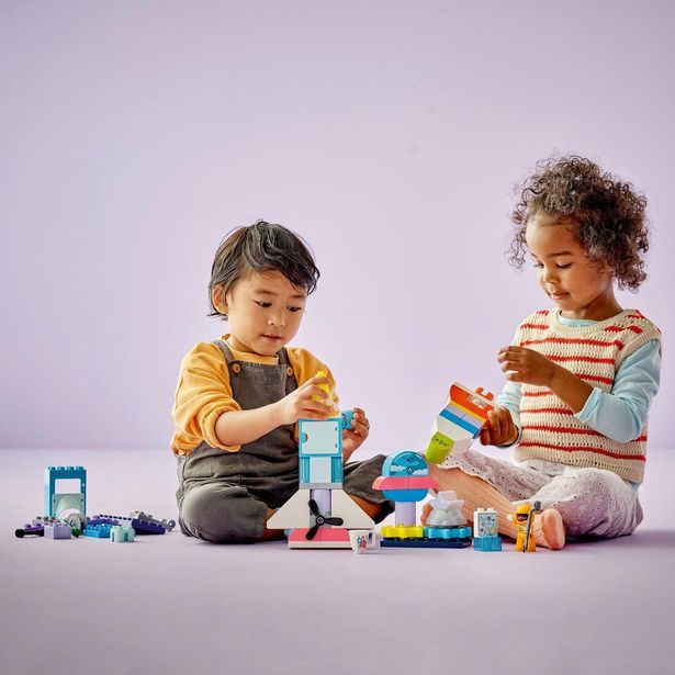 Vesmírné dobrodružství s raketoplánem 3 v 1