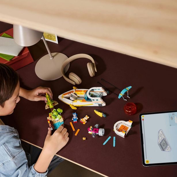 Tails a jeho dobrodružný člun