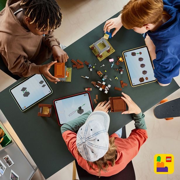 Základna plenitelů a Ničitel