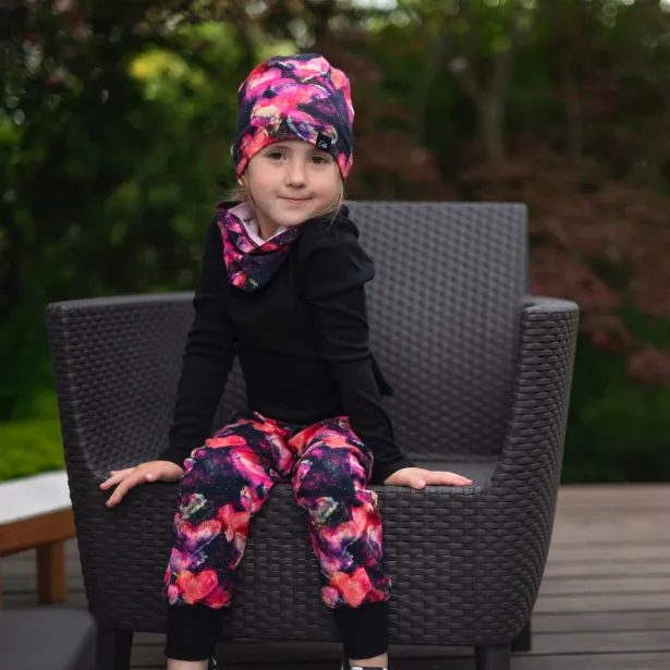 ESITO Jarní čepice Duhová srdce - černá / 38