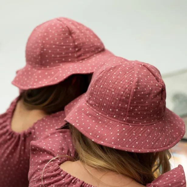 ESITO Dívčí klobouk mušelín Ruby DOT - rubínová / XS