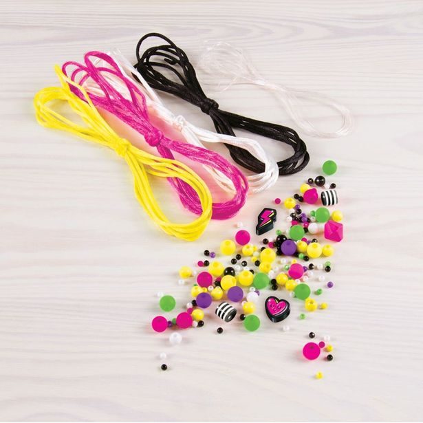 Výroba náramků neonové