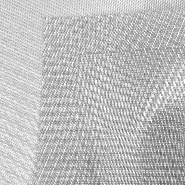 KELA Prostírání Nica 70%PE/30%PET stříbrně šedá 45,0x33,0cm KL-12829