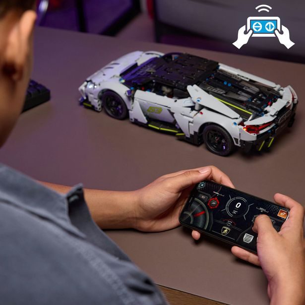 Lamborghini Revuelto