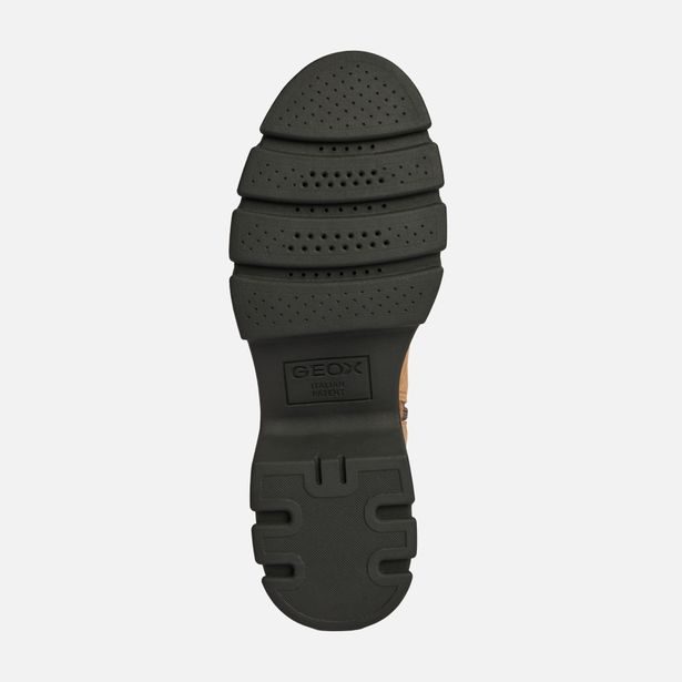 Světle hnědá dámská kotníková obuv Geox Pluette