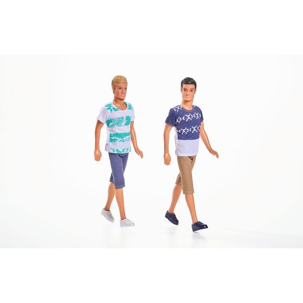 Panáček Kevin Weekend ve sportovním oblečení