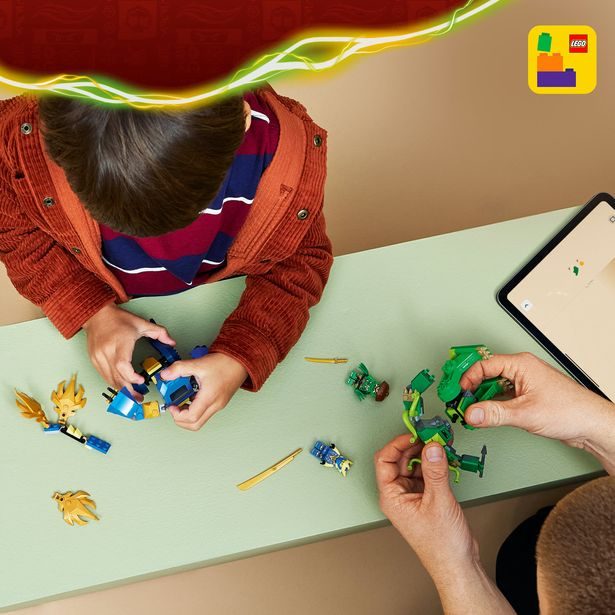 Jay a boj v dračím robotickém obleku