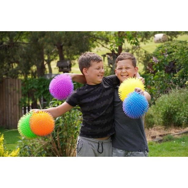 Střapatý míč melírovaný svítící