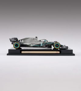 lewis hamilton 1 18 scale