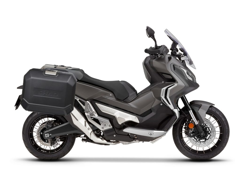 SHAD Kompletní sada bočních černých hliníkových kufrů SHAD TERRA BLACK 47L/47L, včetně montážní sady SHAD HONDA X-ADV 750