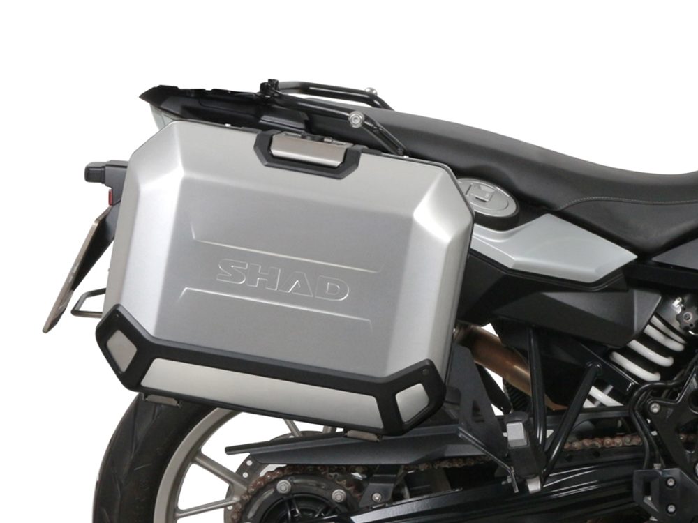 SHAD Kompletní sada černých hliníkových kufrů SHAD TERRA BLACK, 48L topcase 36L/47L boční kufry, včetně montážní sady a plotny SHAD BMW F 650 GS/ F 700 GS/ F 800 GS