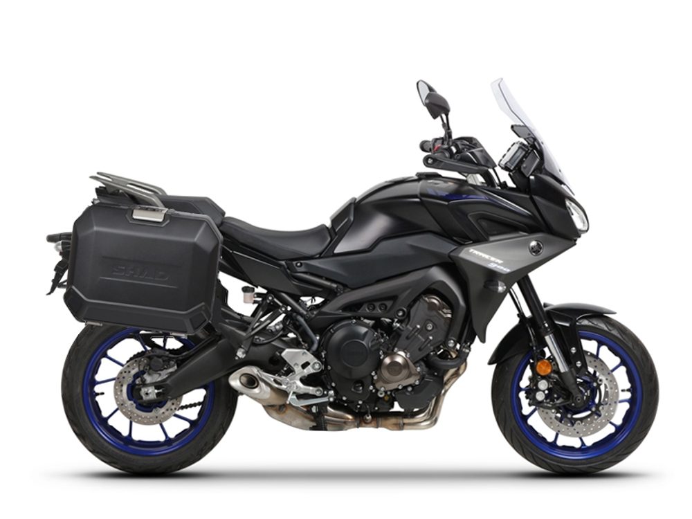 SHAD Kompletní sada bočních černých hliníkových kufrů SHAD TERRA BLACK 47L/47L, včetně montážní sady SHAD YAMAHA MT-09 Tracer / Tracer 900