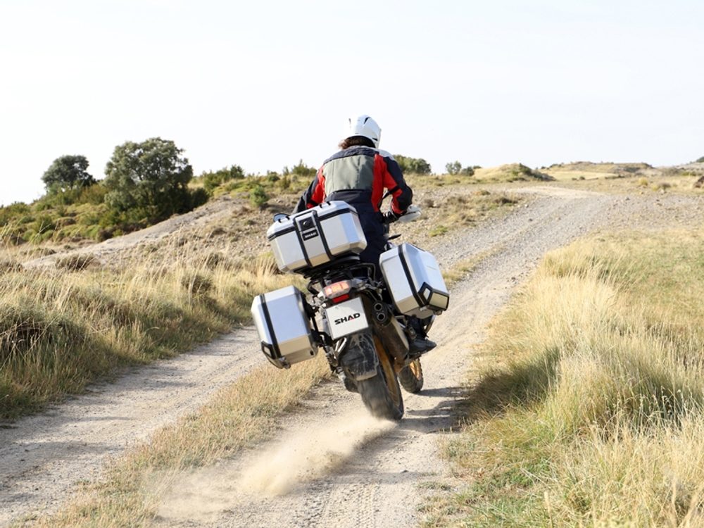 SHAD Kompletní sada hliníkových kufrů SHAD TERRA, 48L topcase 36L/47L boční kufry, včetně montážní sady a plotny SHAD BMW F 650 GS/ F 700 GS/ F 800 GS