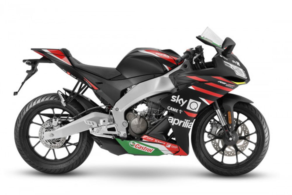  Aprilia RS 125 REPLICA 4-TAKT E5 MY2022 - černá 2024